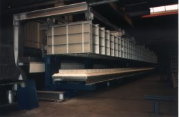 Lifting hearth plant/ Top-hat-furnaces from the plant construction for electrical and gas-heated industrial furnaces at Padelttherm in Makranstädt near Leipzig.