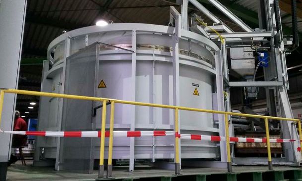 Rotary hearth furnaces, roller hearth furnaces, conveyor furnaces and special furnaces from the plant construction for electrical and gas-heated industrial furnaces at Padelttherm in Makranstädt near Leipzig.