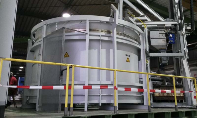 Rotary hearth furnaces, roller hearth furnaces, conveyor furnaces and special furnaces from the plant construction for electrical and gas-heated industrial furnaces at Padelttherm in Makranstädt near Leipzig.