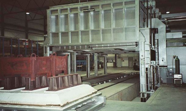 Hubherdanlage/ Haubenöfen von Anlagenbau für elektrische und gasbeheizte Industrieöfen Padelttherm in Makranstädt bei Leipzig