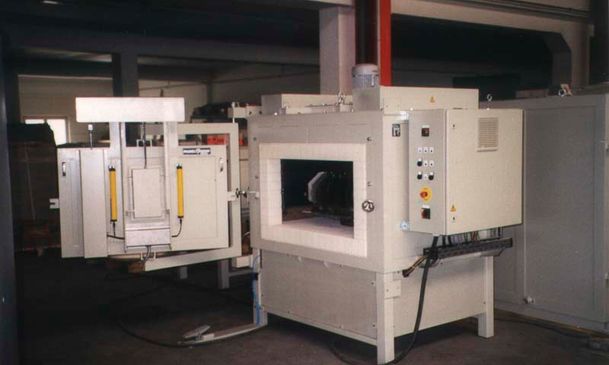 Rotary hearth furnaces, roller hearth furnaces, conveyor furnaces and special furnaces from the plant construction for electrical and gas-heated industrial furnaces at Padelttherm in Makranstädt near Leipzig.