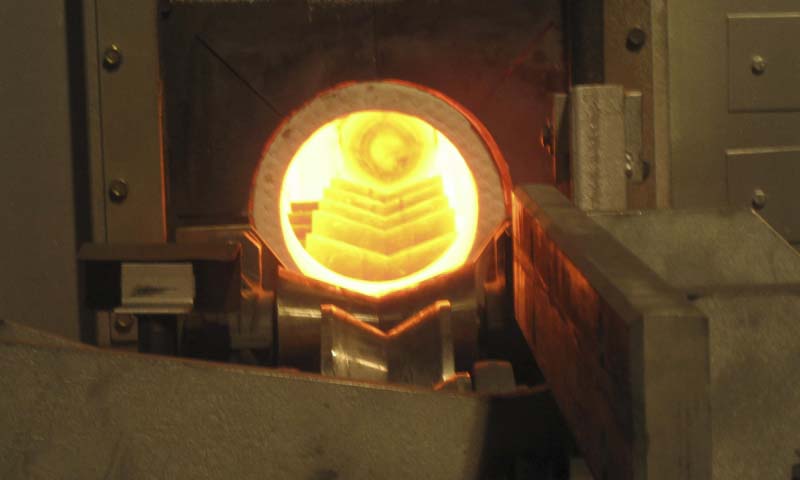 Hubbalkenöfen, Durchstoßöfen und Klinkenöfen von Anlagenbau für elektrische und gasbeheizte Industrieöfen Padelttherm in Makranstädt bei Leipzig