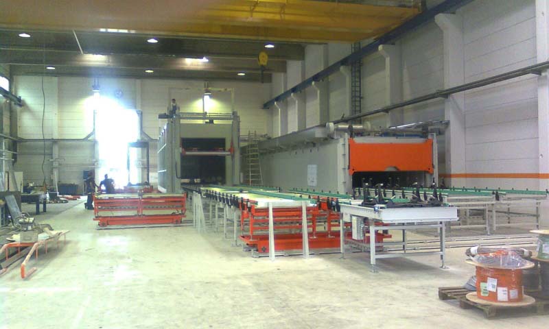 Automatische Wärmebehandlungsanlage von Anlagenbau für elektrische und gasbeheizte Industrieöfen Padelttherm in Makranstädt bei Leipzig